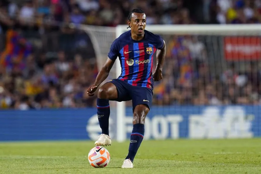 Toujours non-inscrit en Liga, Koundé pas convoqué par le Barça