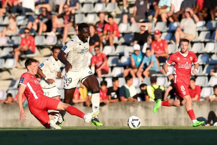 Guingamp et Metz en balade, Bastia et Nîmes en rade