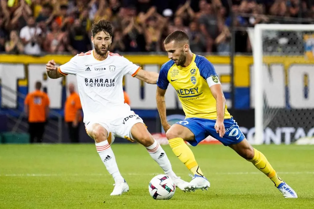 Sochaux bute sur un Paris FC réduit à 9