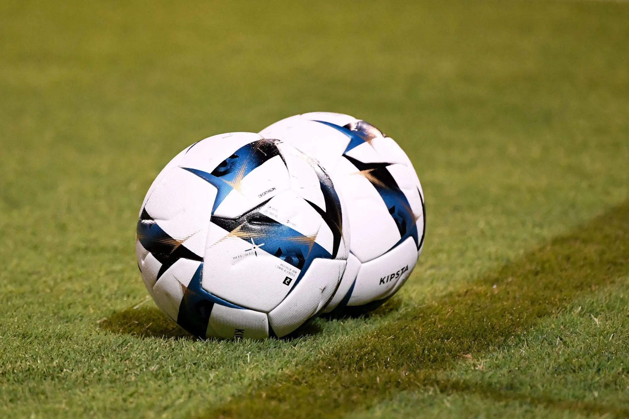 Argentine : un joueur lance son adversaire à travers une vitre