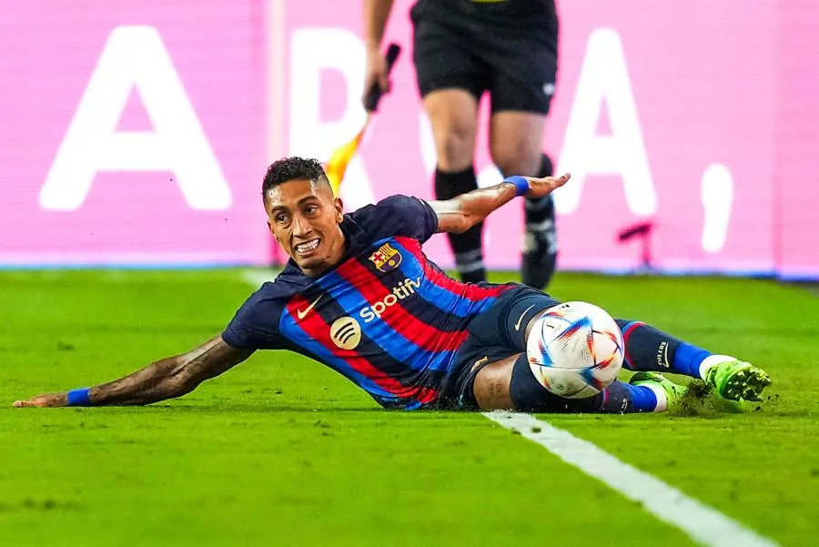 Le président de Leeds promet une « affaire mondiale » si le Barça ne paie pas Raphinha