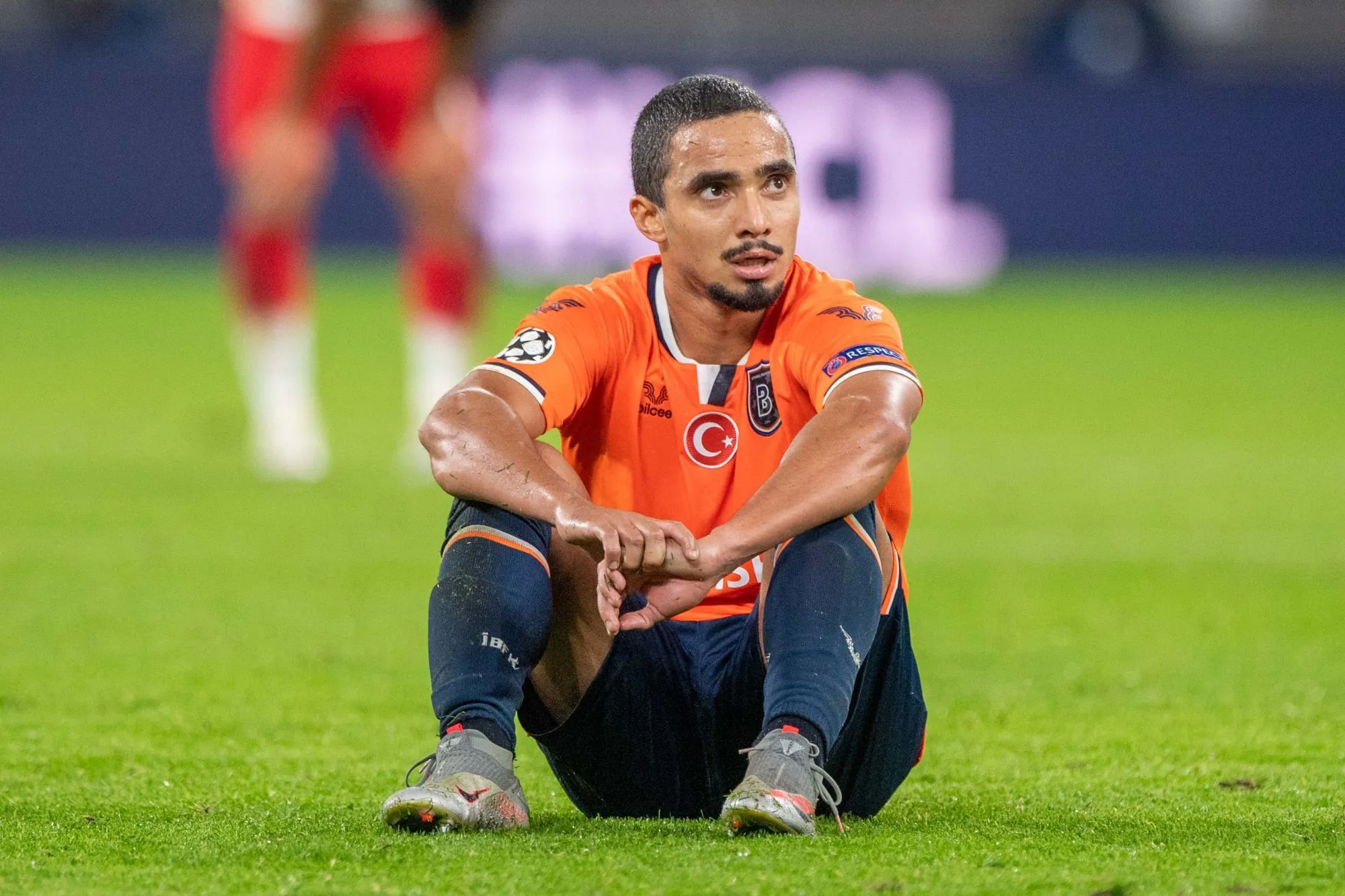 Rafael s’évanouit et refuse ensuite de sortir du terrain