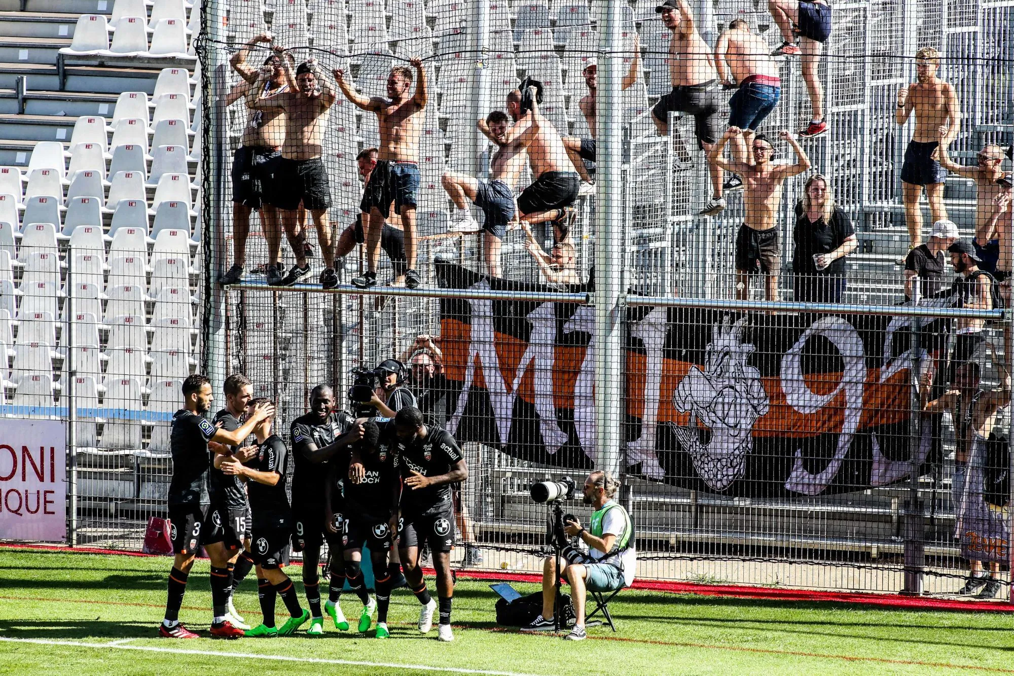 Ajaccio-Lorient : bagarre entre supporters à l&rsquo;aéroport