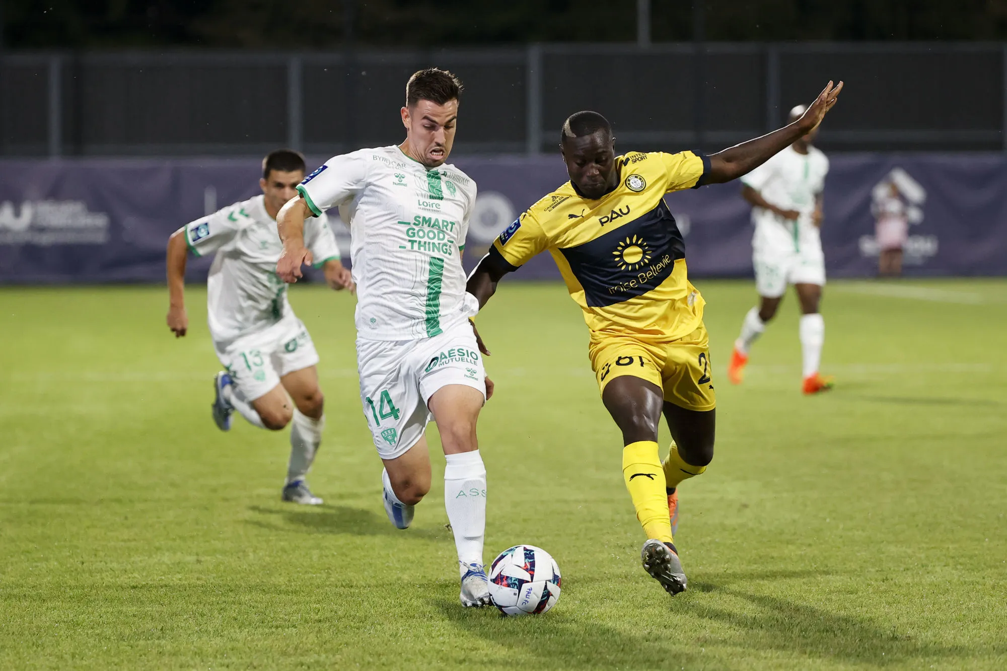 Saint-Étienne sauve le point du match nul à Pau