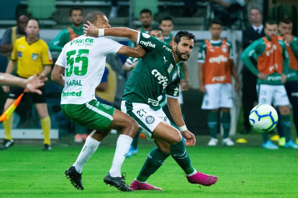 Chine : Un attaquant suspendu un an après avoir fait tomber un arbitre