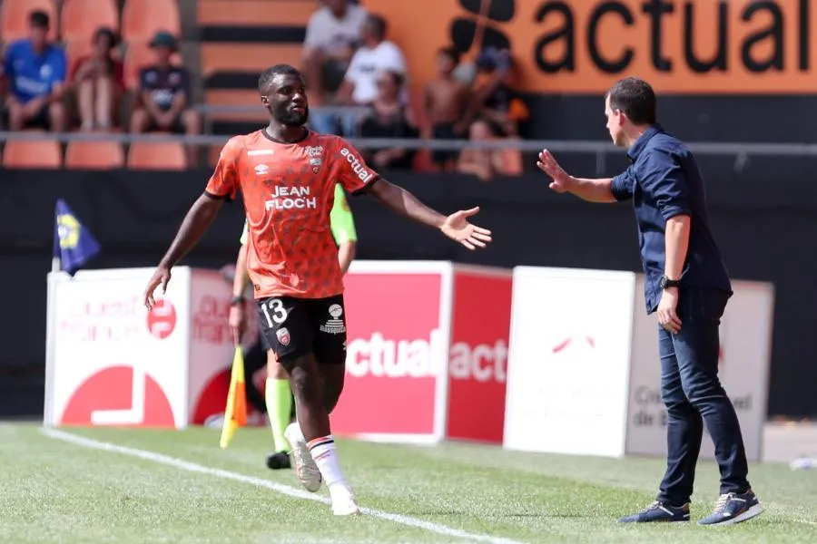 Lorient écarte Clermont et reste invaincu