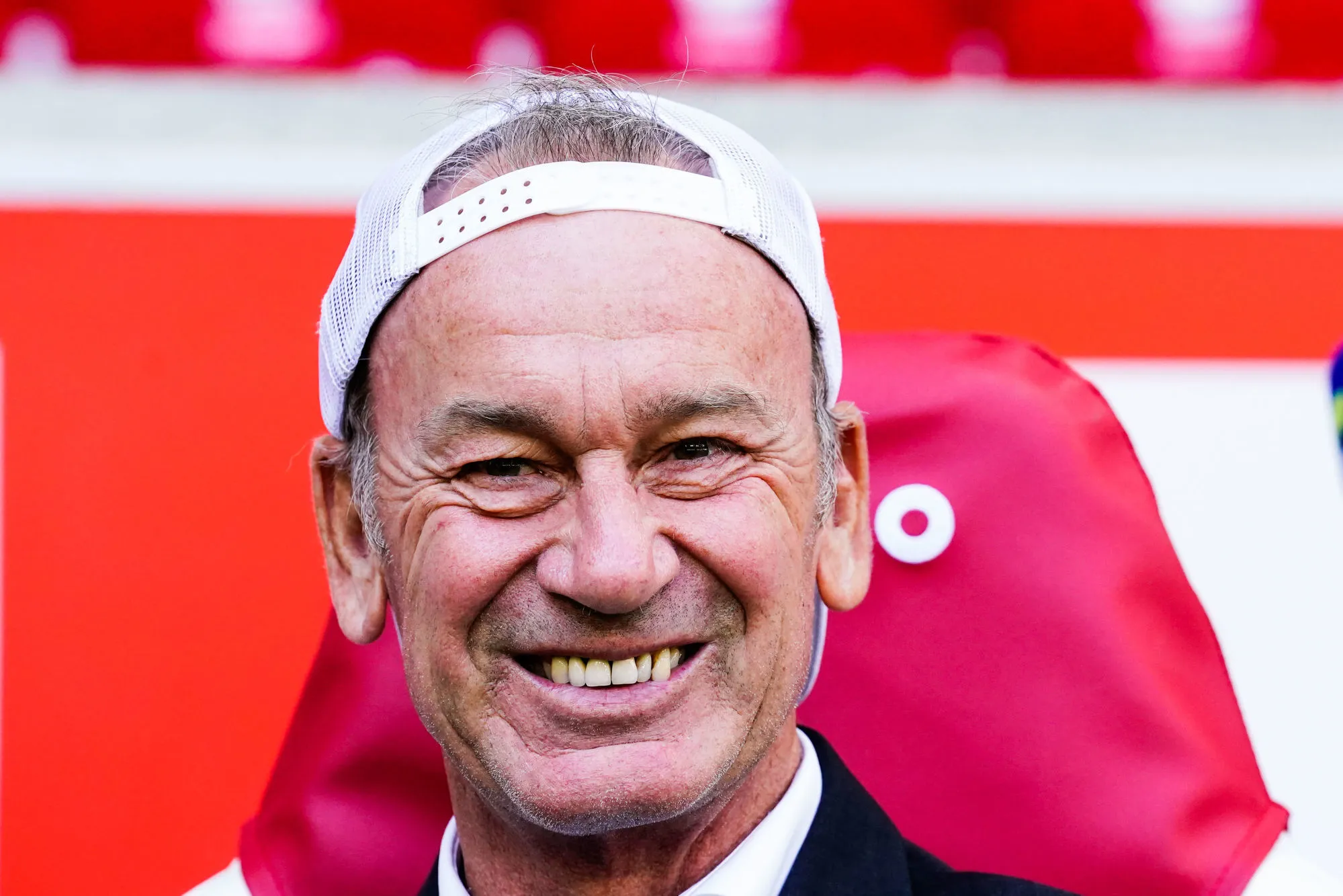 Jean-Marc Furlan explique pourquoi il porte sa casquette à l&rsquo;envers