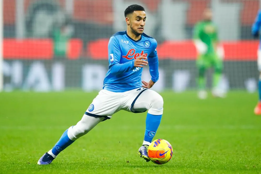 Adam Ounas signe au LOSC