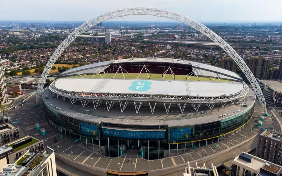 Une centaine de hooligans allemands attaque un pub avant Angleterre-Allemagne