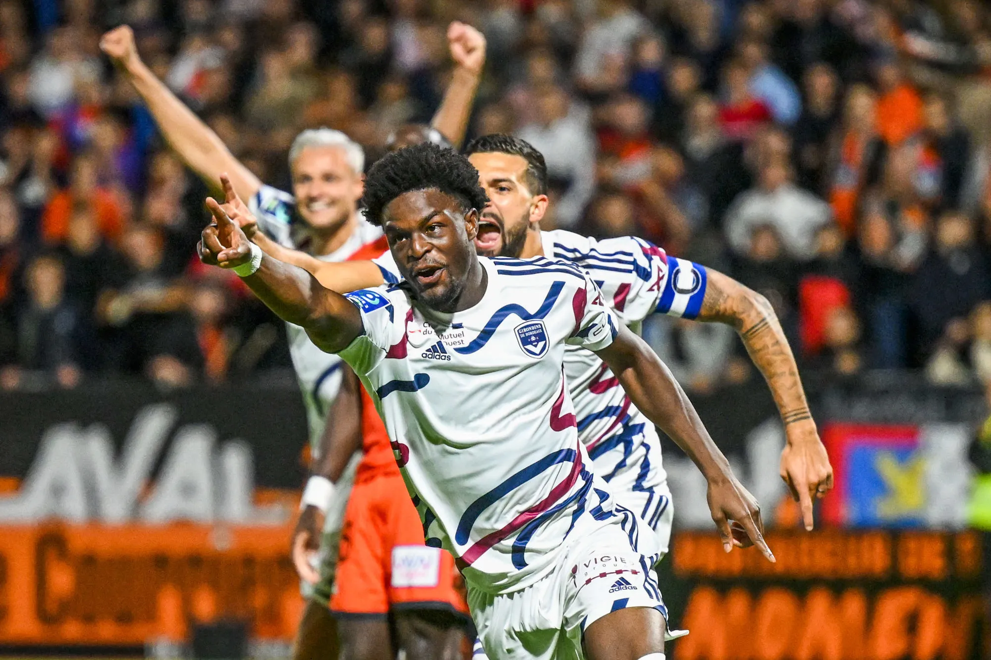 Vainqueurs à Laval, les Girondins reprennent la tête de la Ligue 2