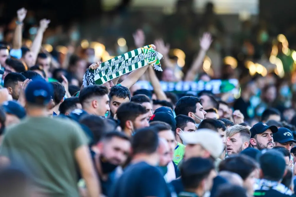 Quelque 250 supporters du Real Betis ont attaqué un bar à Rome