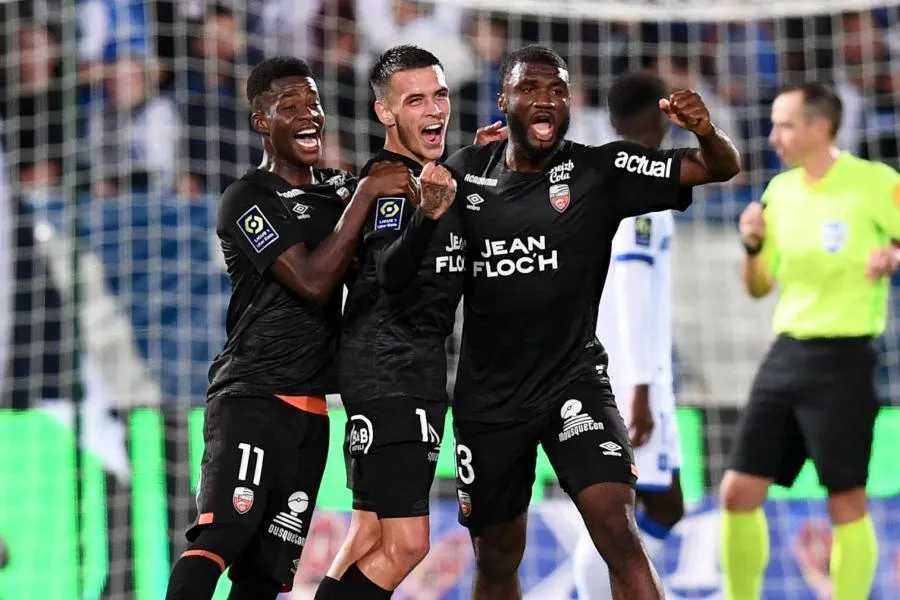 Lorient maîtrise Auxerre et s&rsquo;invite sur le podium