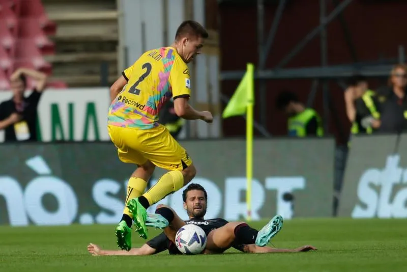 La Salernitana rend hommage à Ribéry en battant le Spezia Calcio