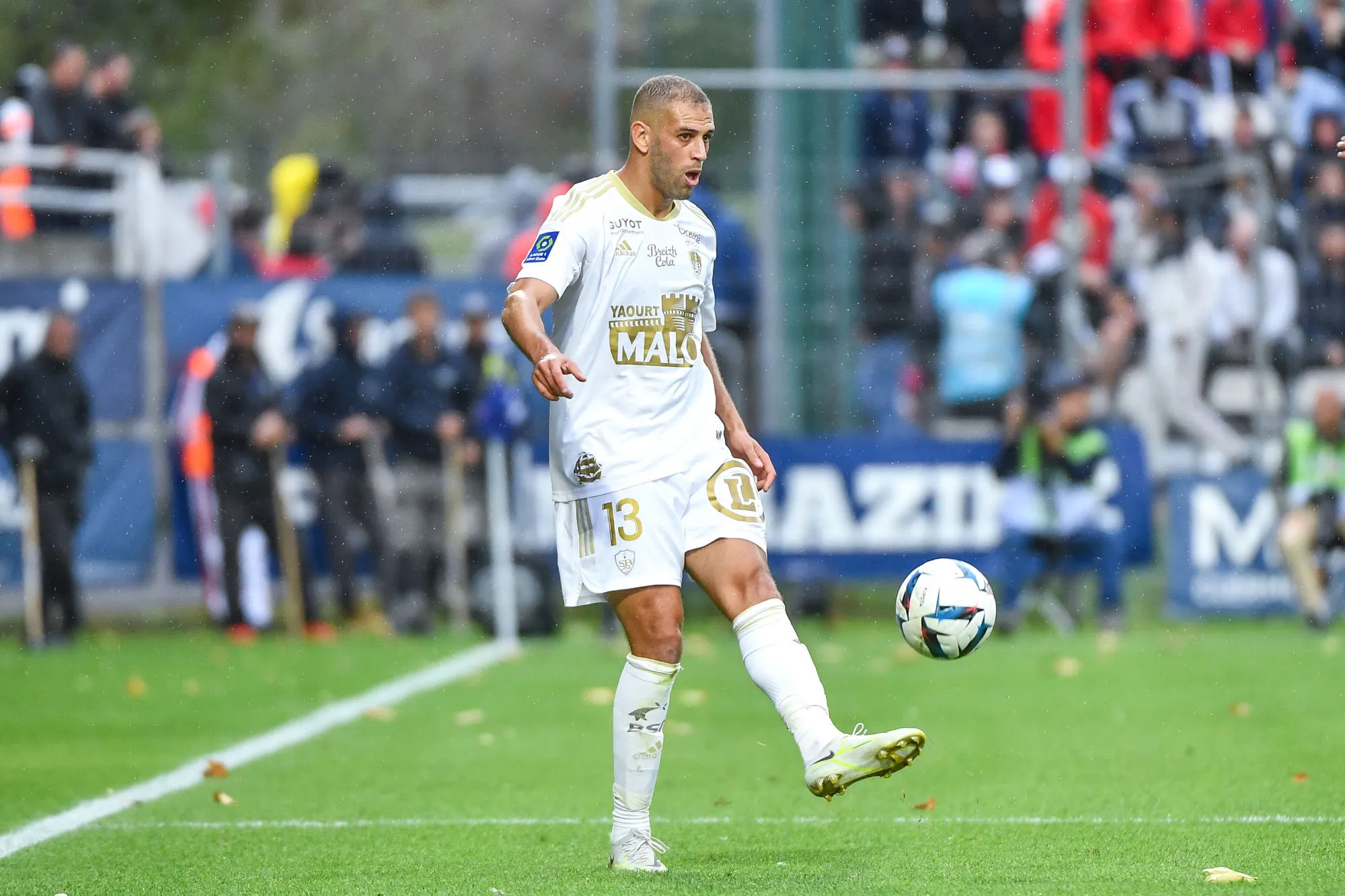 Le Stade brestois apporte son soutien à Islam Slimani