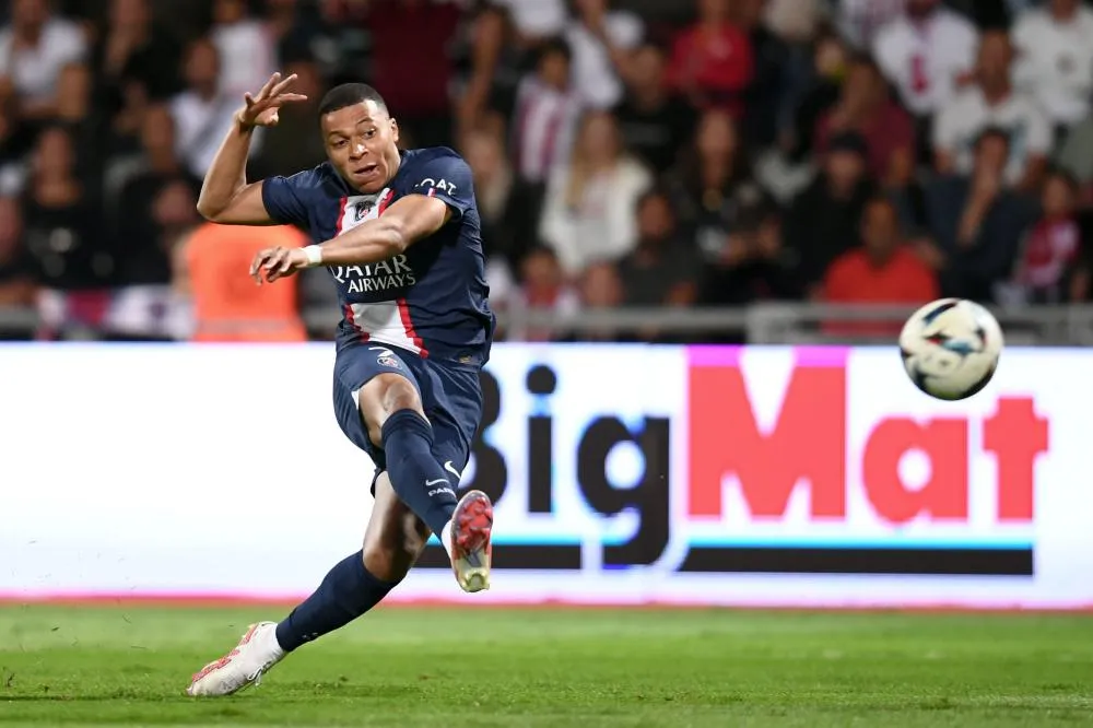 Selon Raymond Domenech, «<span style="font-size:50%">&nbsp;</span>Mbappé aurait mieux fait de se taire<span style="font-size:50%">&nbsp;</span>»