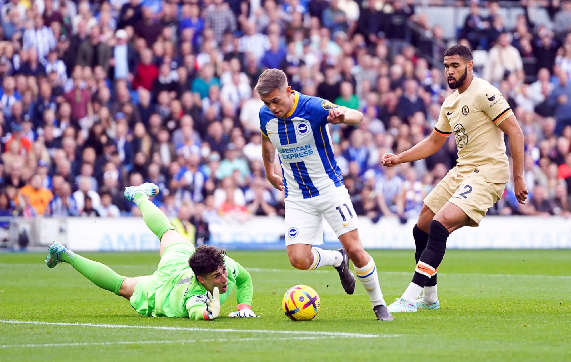 Brighton embrouille Chelsea, Tottenham renverse Bournemouth