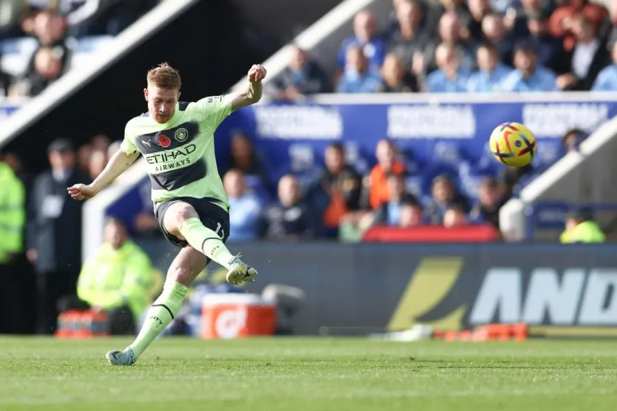Manchester City fait plier Leicester grâce à De Bruyne