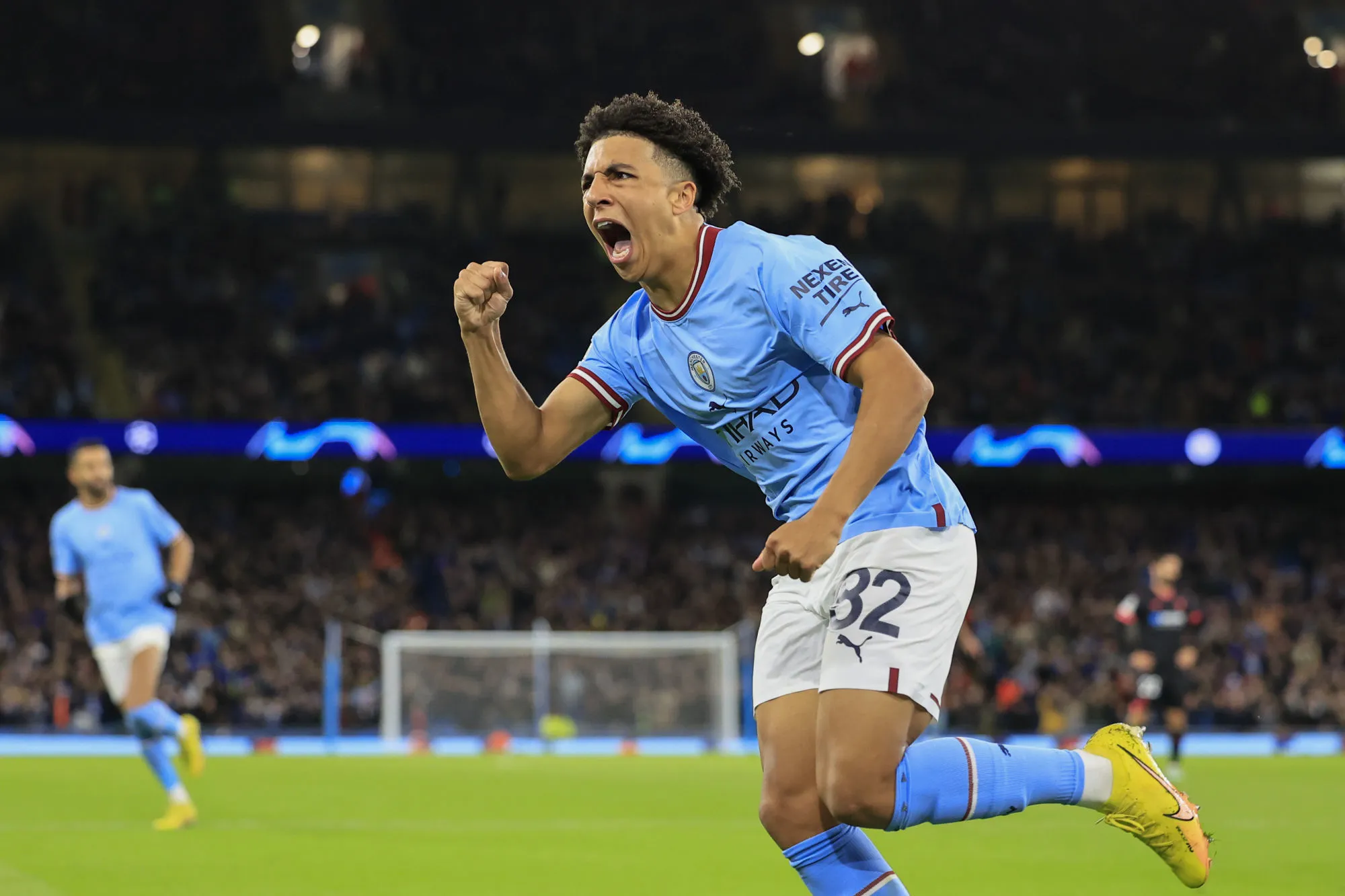 Record de précocité pour Rico Lewis avec Manchester City