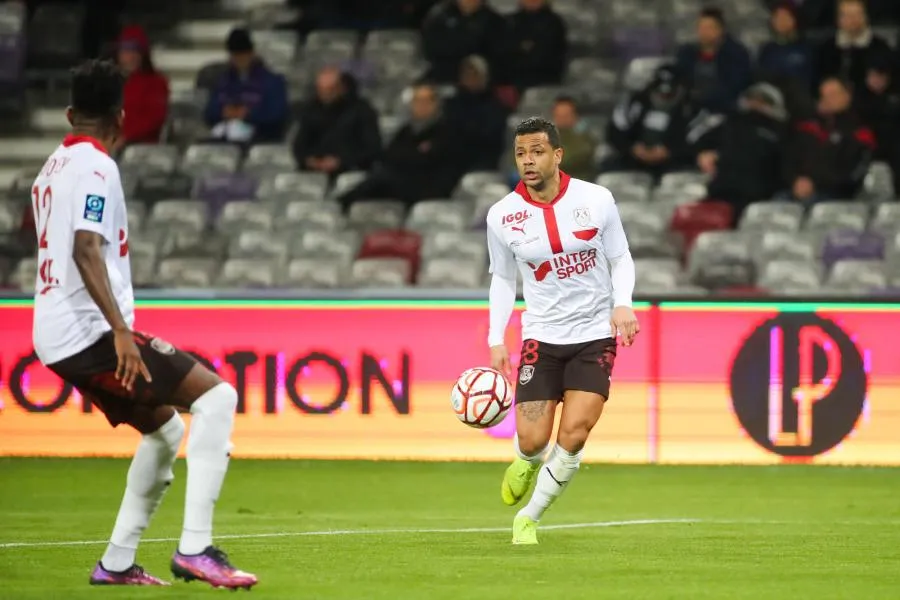 Versailles s&rsquo;attache les services de Matthieu Dossevi