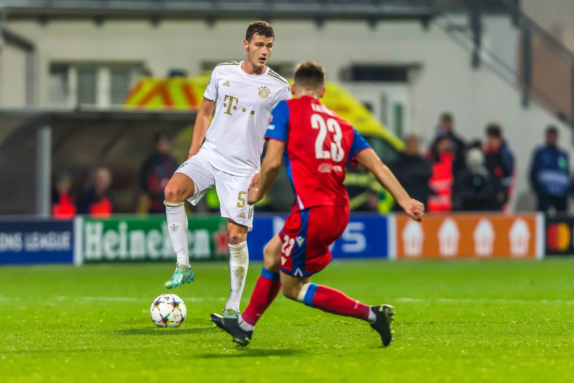 Le Bayern déroule à Plzeň