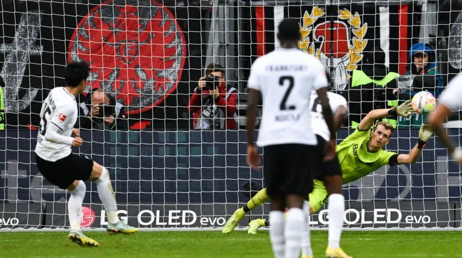 Francfort tronçonne Leverkusen, Stuttgart n&rsquo;est plus relégable