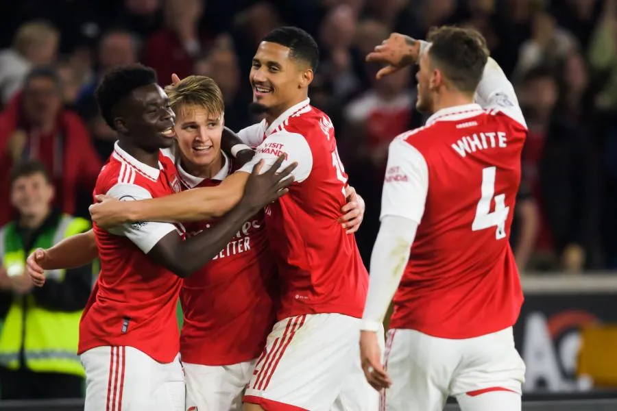 Arsenal maîtrise Wolverhampton et s&rsquo;envole en tête