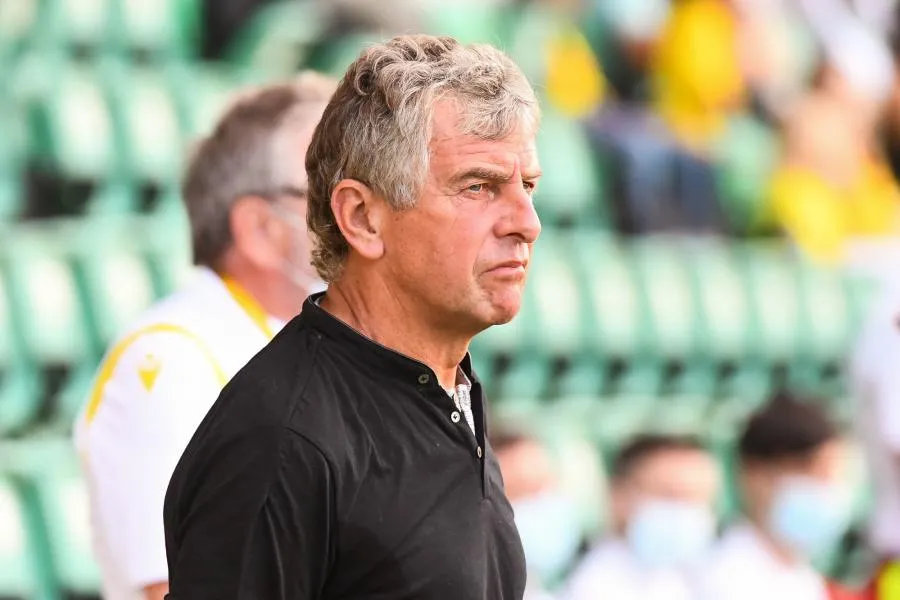 Christian Gourcuff pense que «<span style="font-size:50%">&nbsp;</span>tous les pays marchent dans la combine<span style="font-size:50%">&nbsp;</span>» du Qatar