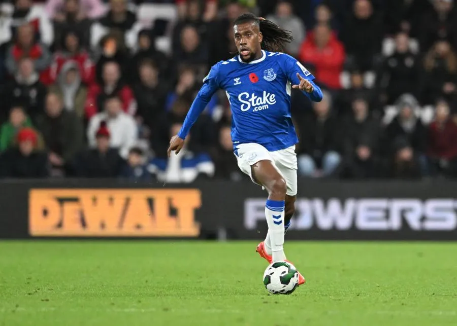 Un supporter d&rsquo;Everton refuse le maillot d&rsquo;Alex Iwobi