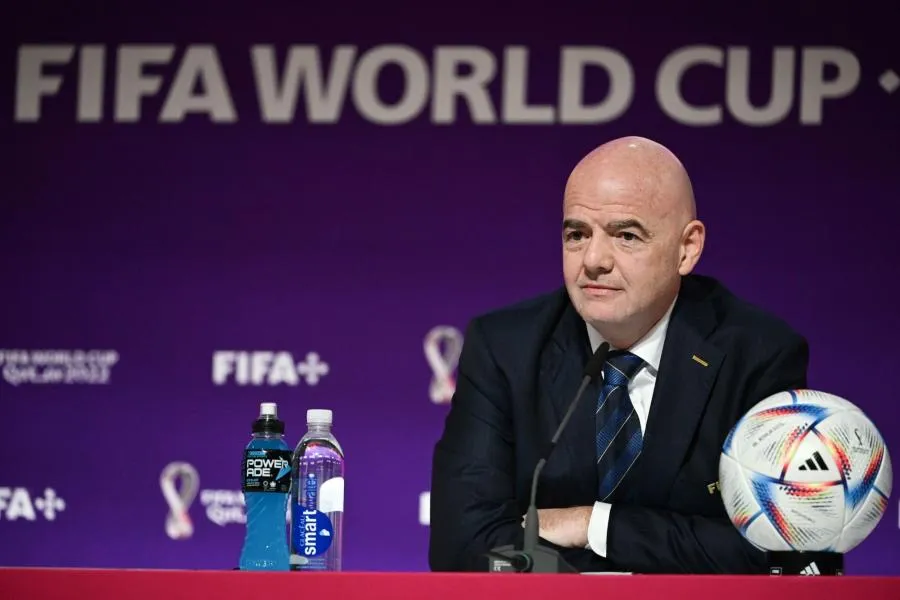 La FIFA présente les brassards engagés que pourront porter les capitaines