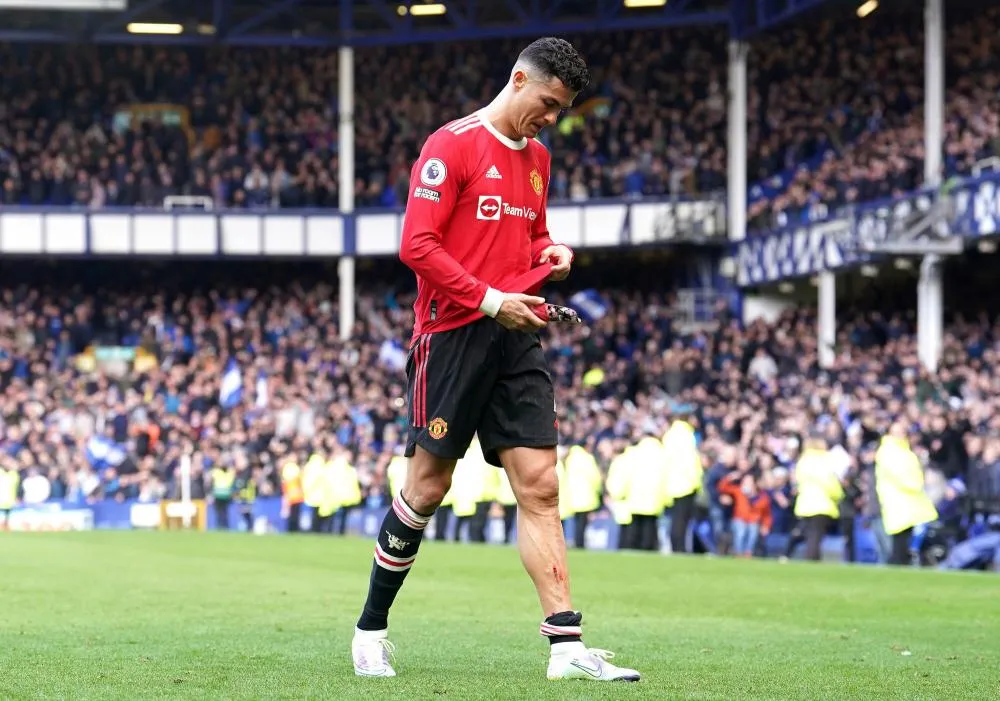 Affaire du téléphone cassé contre Everton : Cristiano Ronaldo mange deux matchs de suspension et 58 000 euros d&rsquo;amende