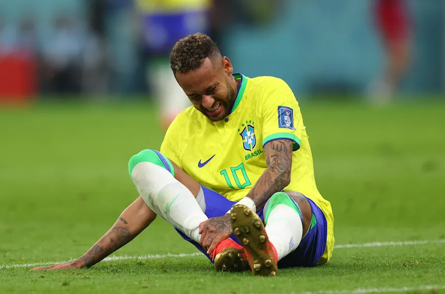 Brésil : Neymar sort en larmes