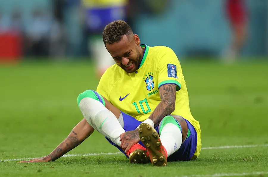 Brésil : Neymar sort en larmes