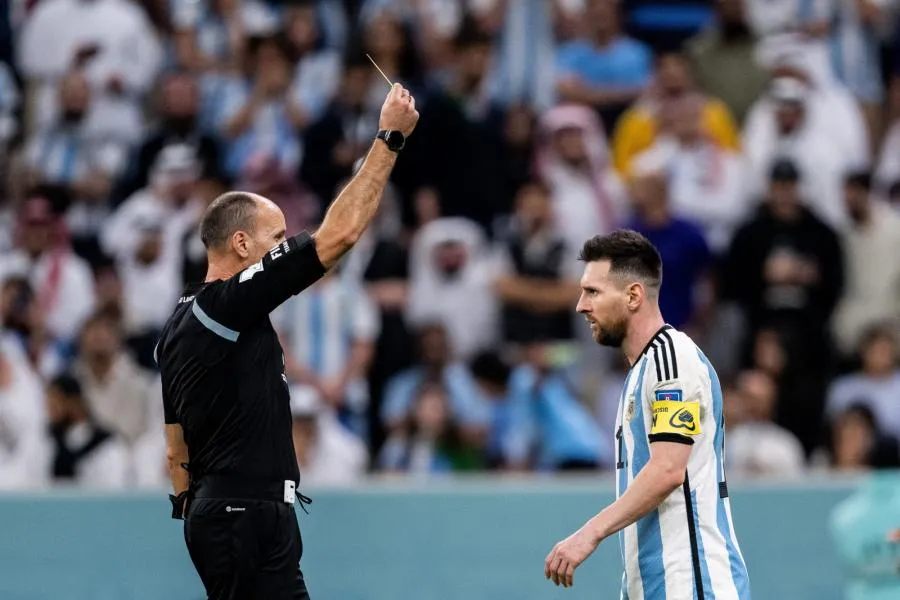 Lionel Messi critique l&rsquo;arbitrage de Pays-Bas-Argentine