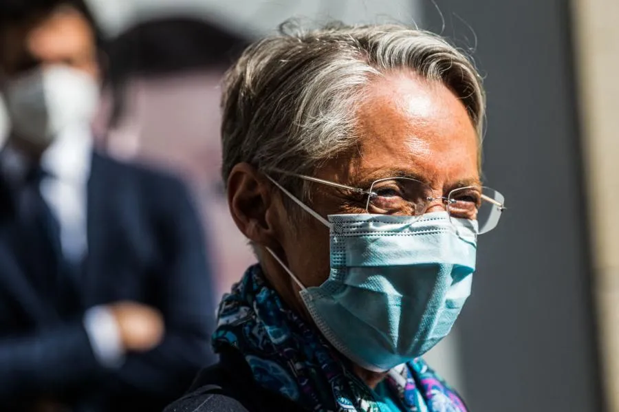 Elisabeth Borne encourage les footballeurs à s&rsquo;exprimer sur leurs valeurs