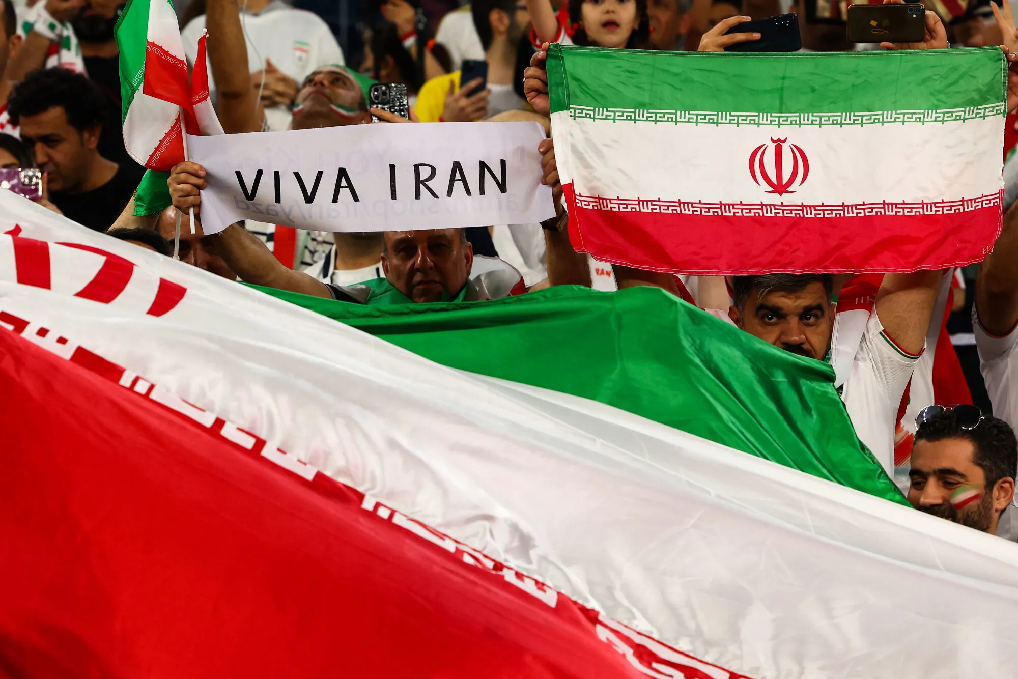 Iran : des joueurs arrêtés pour une fête mixte ?