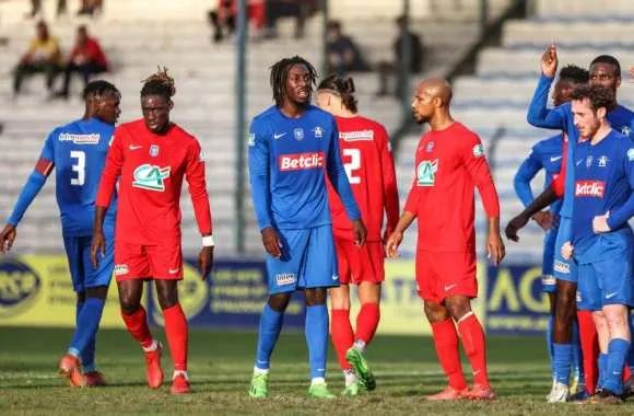 Aubagne et la mort d&rsquo;Adel Santana Mendy : le deuil avant la Coupe