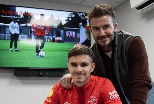 Romeo Beckham signe avec la réserve de Brentford