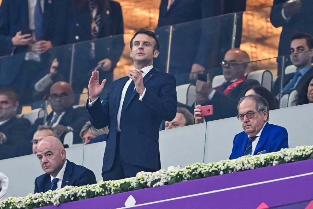 Emmanuel Macron : «<span style="font-size:50%">&nbsp;</span>Cette Coupe, ils vont la rapporter à la maison<span style="font-size:50%">&nbsp;</span>»