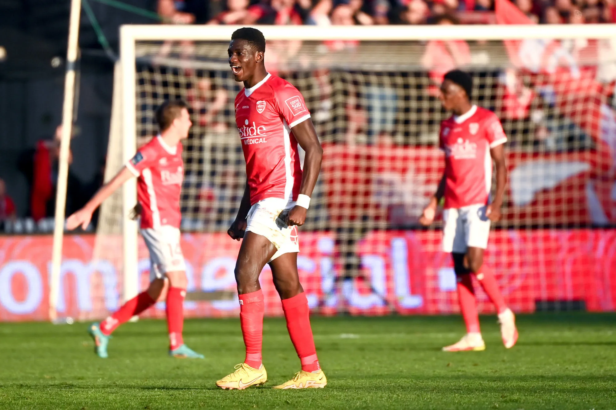 Pronostic Nîmes Guingamp : analyse, cotes et prono du match de Ligue 2