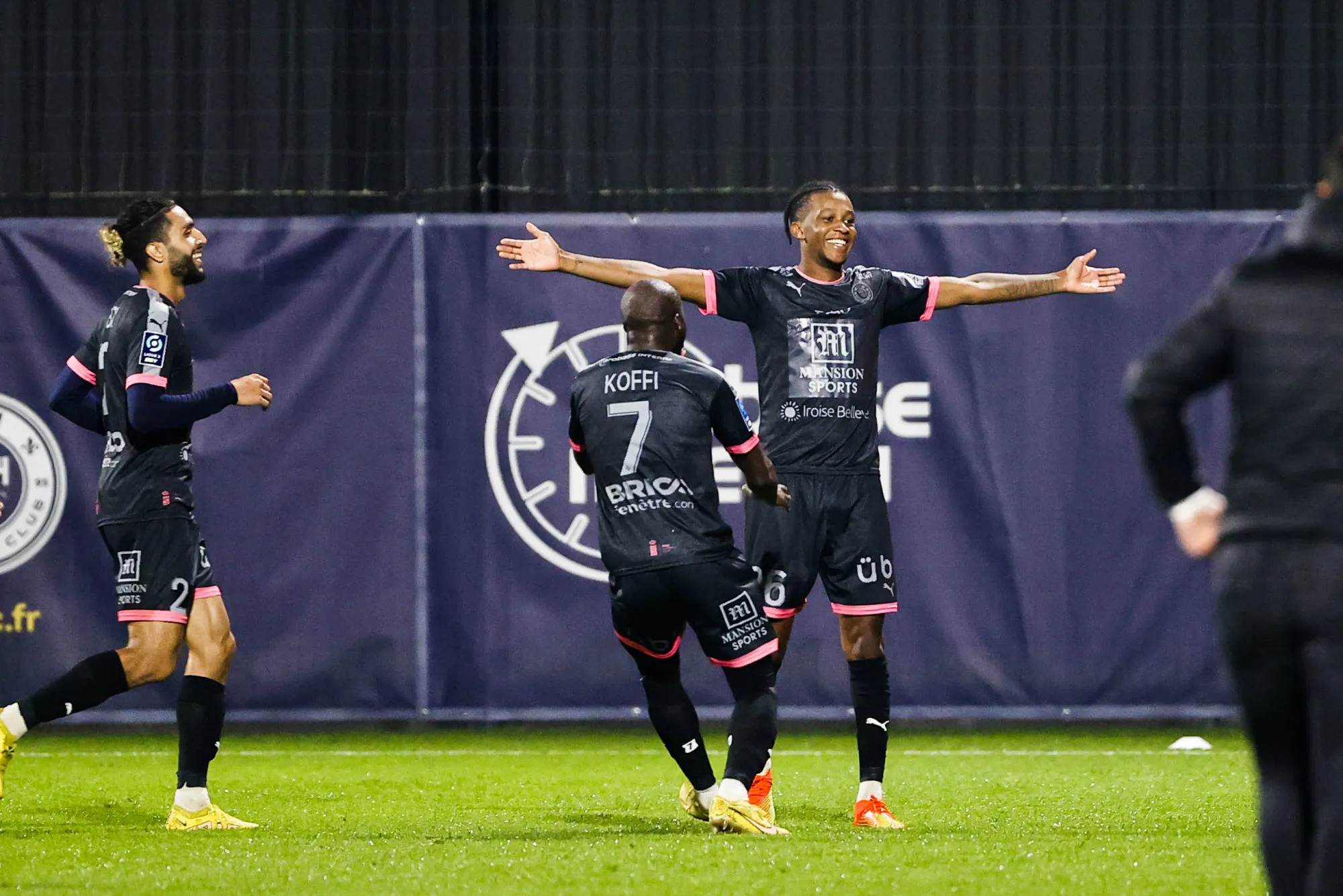 Pronostic Pau Paris FC : analyse, cotes et prono du match de Ligue 2