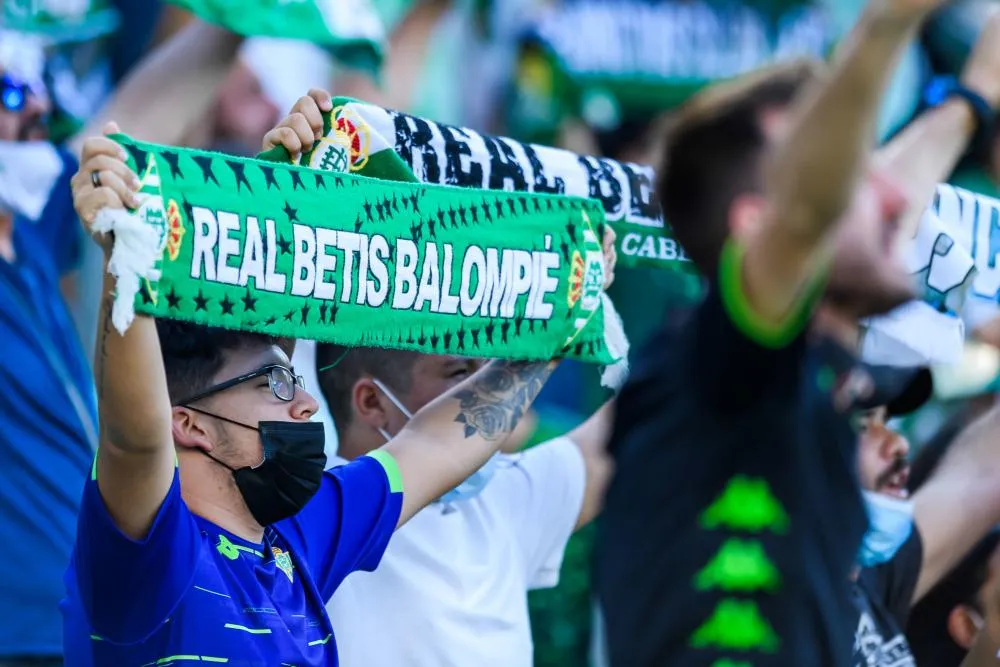 Liga : 17 000 personnes à l&rsquo;entraînement du Real Betis