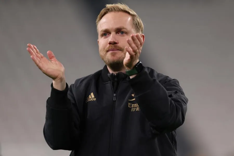 Le coach d&rsquo;Arsenal pointe l&rsquo;absence d&rsquo;entraîneuses en Premier League