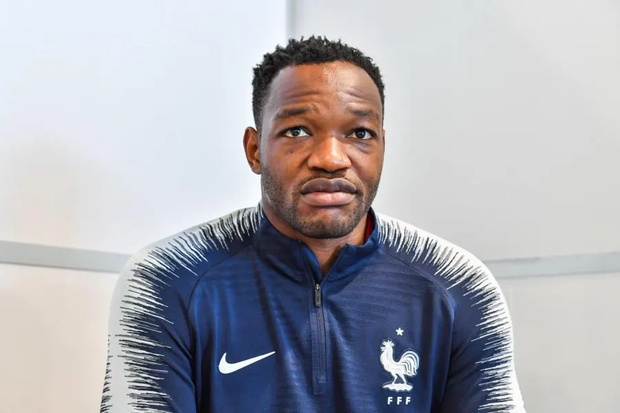 Équipe de France : Steve Mandanda prend sa retraite internationale