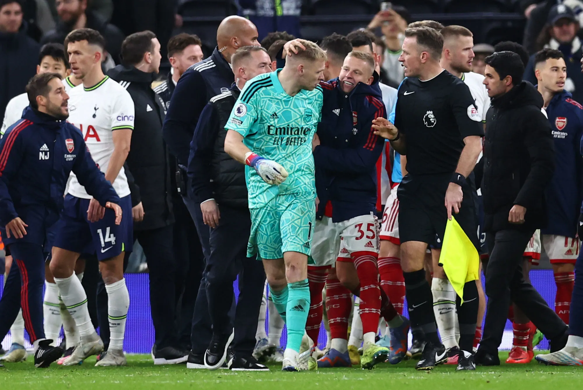 Un supporter de Tottenham s&rsquo;en est pris physiquement à Aaron Ramsdale
