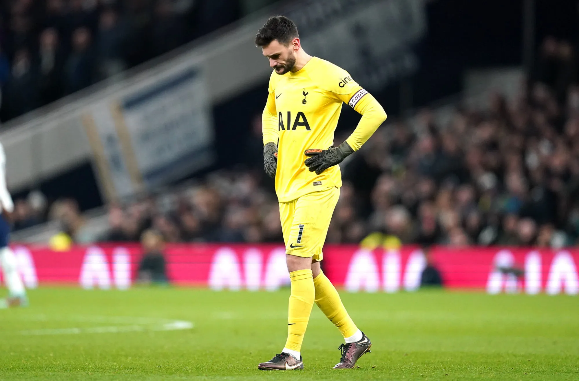 Hugo Lloris incendié par les fans des Spurs