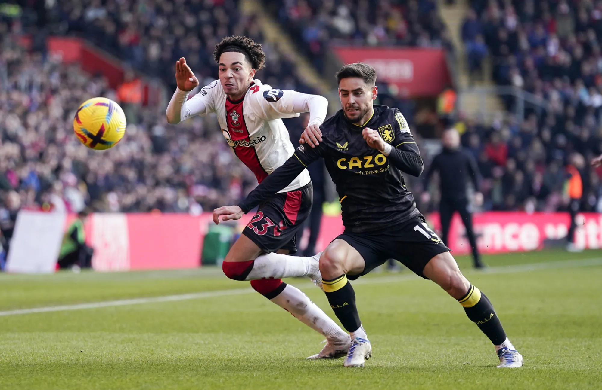 Southampton-Aston Villa interrompu en raison d&rsquo;un drone survolant la pelouse