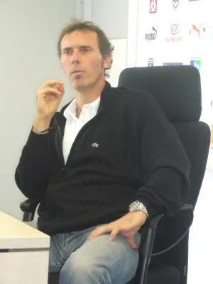 Laurent Blanc voit rouge