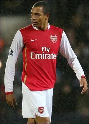 Gilberto Silva vers la sortie