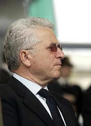 P(r)endre un ami par la main…