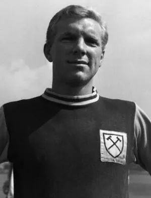 Bobby Moore, 6 à jamais